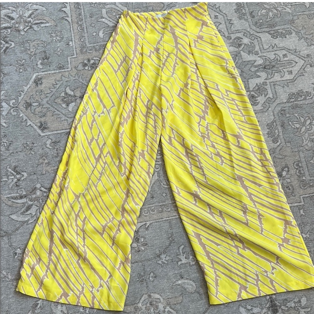 Yellow pants small